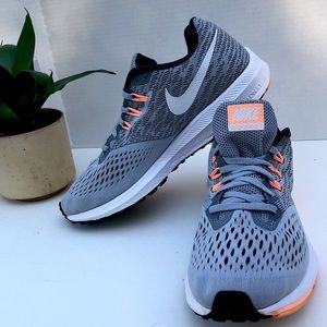 Nike Zoom Winflo 4 Women’s Running Shoes size 11